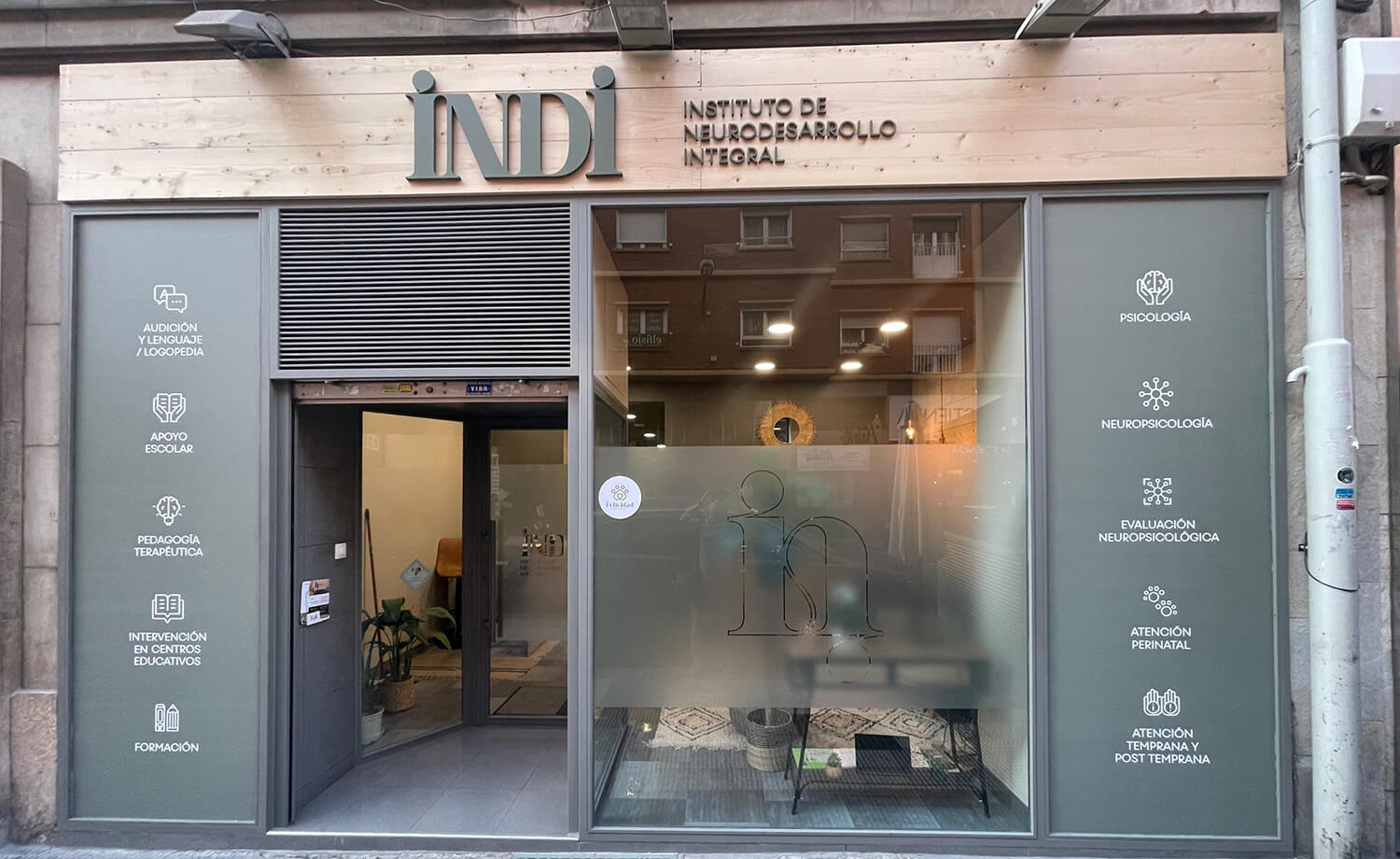 Oficinas que Reflejan Marca en Zaragoza con Grupo Seyal
